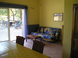 Living room - Antique Holiday Home in L'isle-sur-la-sorgue With Pool (L'Isle-sur-la-Sorgue)