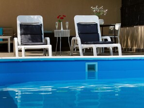 Hus | Basseng | Innendørsbasseng og utendørsbasseng