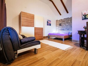 House | 2 bedrooms, individually furnished, Internet, bed sheets - Lovely Holiday Home With Private Infinity Pool (Polaca)