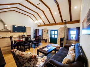 Living area - Lovely Holiday Home With Private Infinity Pool (Polaca)