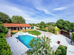Pool - Lovely Holiday Home With Private Infinity Pool (Polaca)