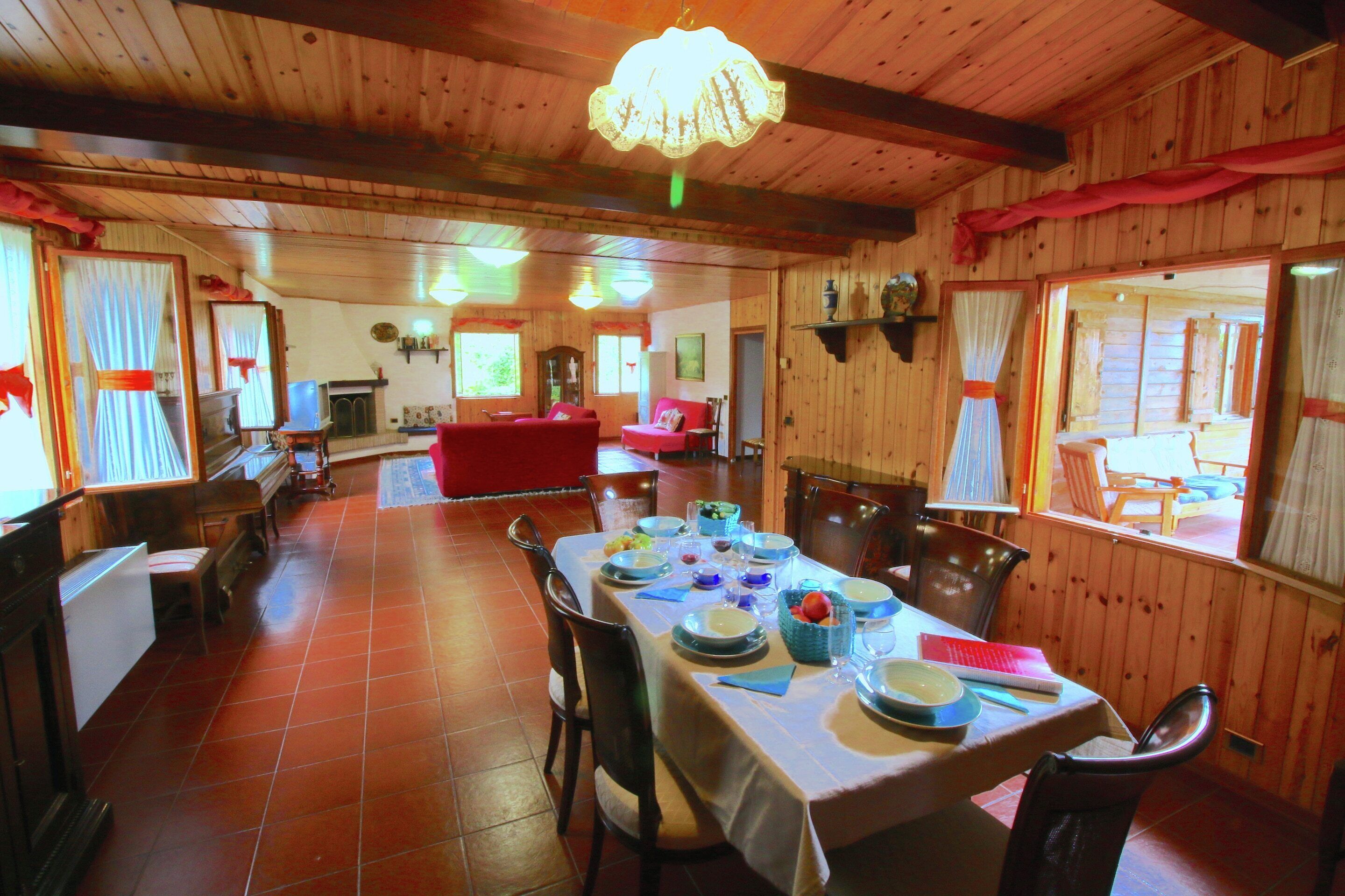 Chalet | Dining