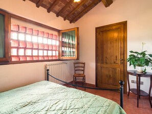 House | 2 bedrooms, individually furnished, bed sheets