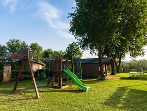 House | Property amenity - Mansion With Pool and Play Area (Castelfranco Piandisco)