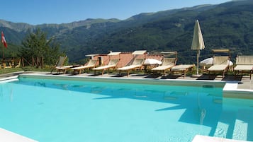 Chalet | Pool | Outdoor pool