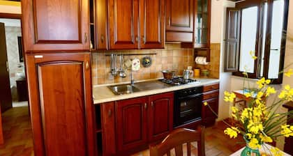 Vibrant Cottage near Lake in Bomba
