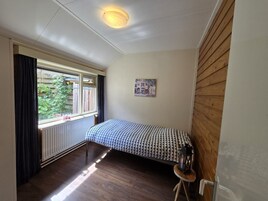 House | 2 bedrooms, individually furnished, bed sheets