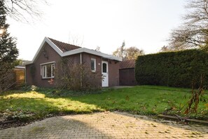 House | Exterior - Cottage in Veluwe Near Forest Park (Garderen)