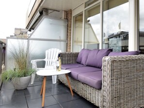 Apartment | Balcony - Quaint Apartment in Noordwijk near Beach (Noordwijk)