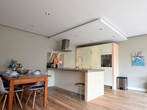 Dining - Quaint Apartment in Noordwijk near Beach (Noordwijk)
