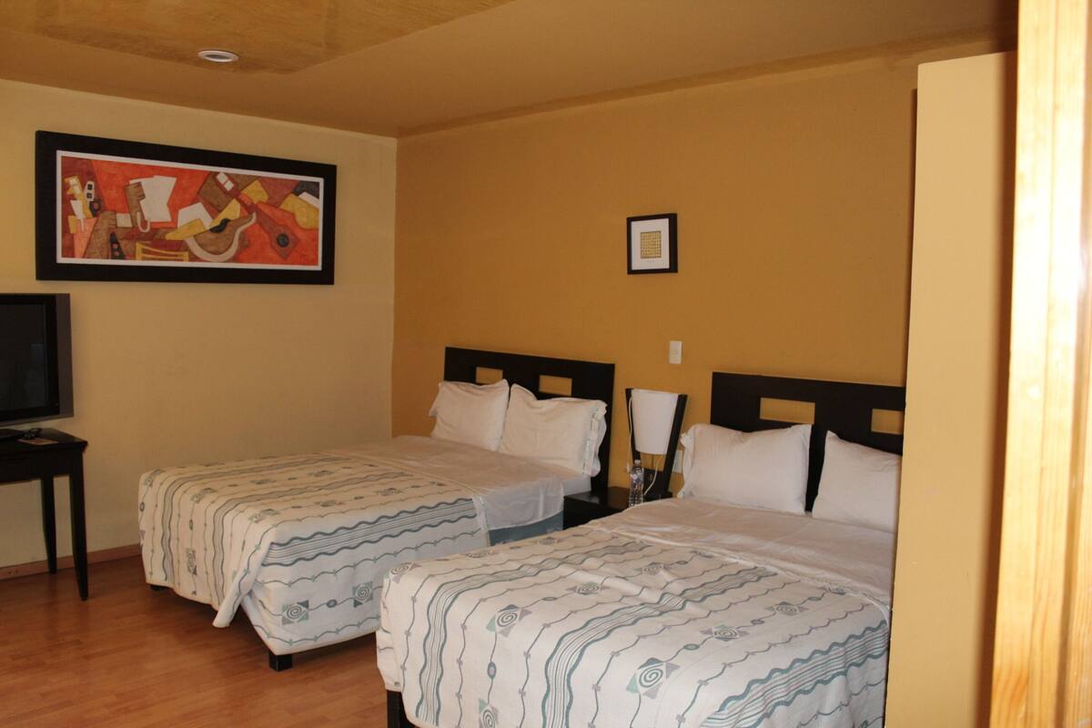 City Quadruple Room | Iron/ironing board, WiFi (free)