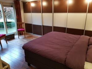 3 bedrooms, individually furnished, iron/ironing board, bed sheets - Spacious Holiday Home in Garderen near Forest (Garderen)