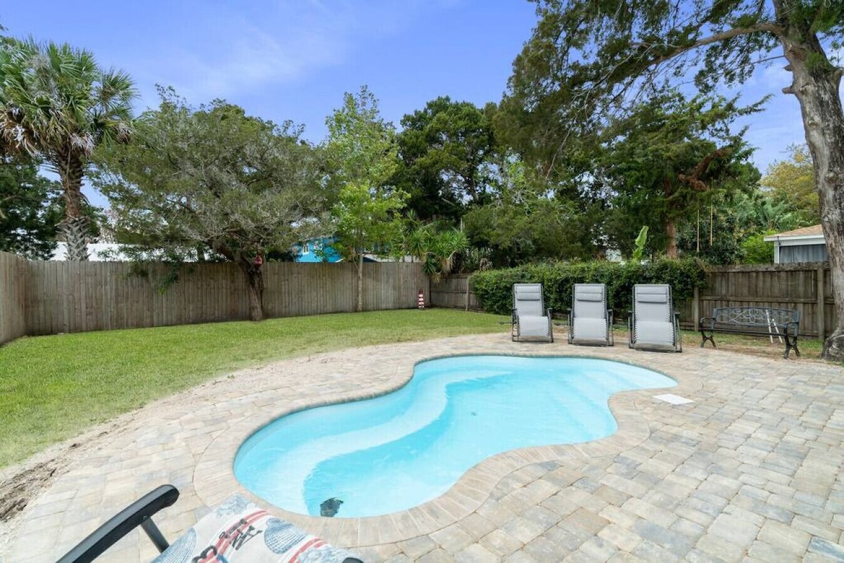 Photo 29 of Lion’s Sail: Island Oasis w/ Pool near Downtown & Beach