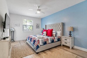 3 bedrooms, desk, iron/ironing board, free WiFi - Lion’s Sail: Island Oasis w/ Pool near Downtown & Beach (St. Augustine)