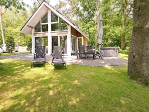 House | Exterior - Holiday Home in Reutum With Sauna (Reutum)