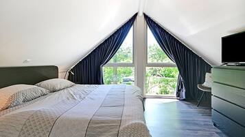 3 bedrooms, individually furnished, bed sheets