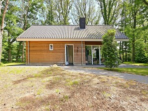 House | Exterior - Holiday Home in Reutum With Sauna (Reutum)