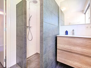 House | Bathroom