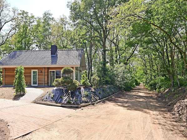 Exterior - Holiday Home in Reutum With Sauna (Reutum)