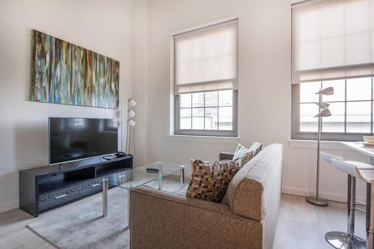 Bright Boston Studio | Financial district | Beacon hill