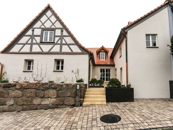 Exterior - Pleasant Holiday Home in Herzogenaurach With Sauna (Herzogenaurach)