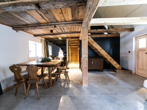 Dining - Pleasant Holiday Home in Herzogenaurach With Sauna (Herzogenaurach)