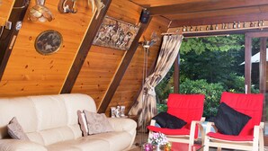 Fireplace, DVD player - Cozy Chalet in Wildert With Private Garden (Essen)