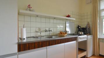 Microwave, dishwasher