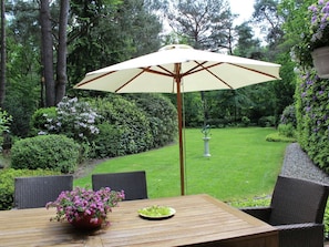 Bungalow | Balcony - Charming Bungalow in Ambt Delden With Sauna, Garden, Terrace (Ambt Delden)