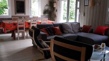 Chalet | Dining