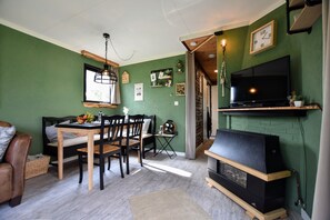 Chalet | Dining - Chalet With Balcony in Veluwe (Garderen)