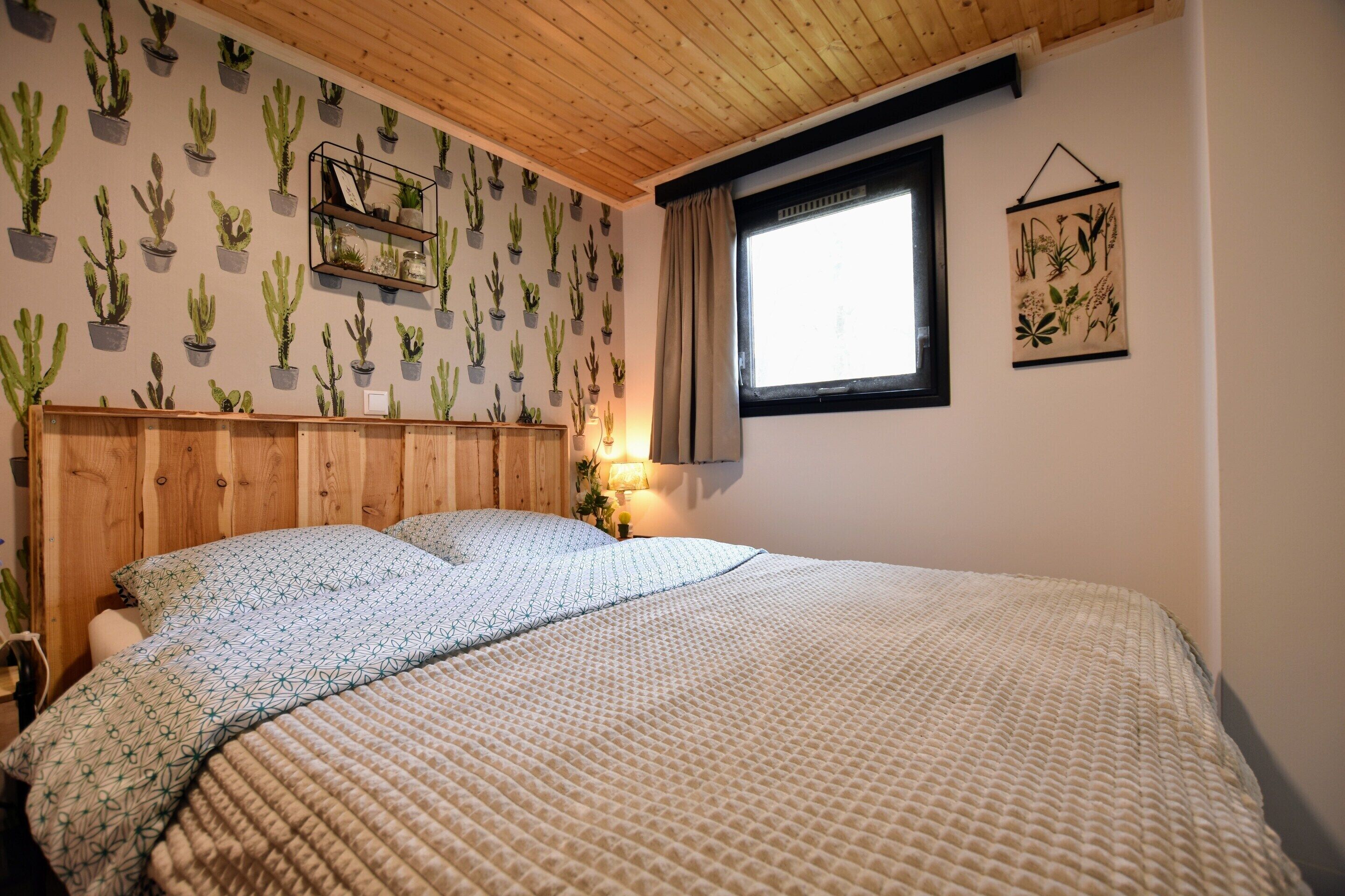 Chalet | 2 slaapkamers, individueel gemeubileerd, beddengoed