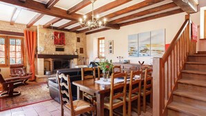 Dining - House With Heatable Pool Near Sarlat-la-canéda and Beautiful Castles (Calviac-en-Perigord)