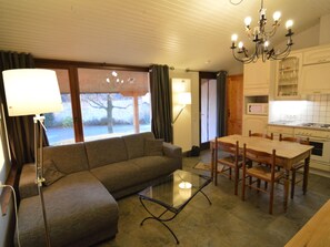 Cottage | Dining