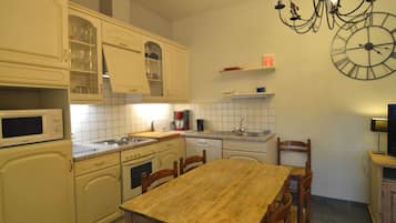 Cottage | Bếp riêng | Lò vi sóng, máy rửa bát, dụng cụ pha cà phê/trà, ghế cao cho trẻ em