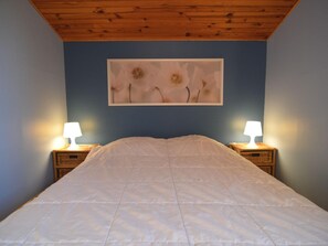 Cottage | 2 bedrooms, individually furnished, bed sheets - Sunny Cottage With Pool (Yvoir)