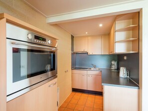 House | Private kitchen - Pleasant Holiday Home With Fenced Terrace, Garden, Barbecue (Stavelot)