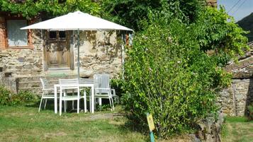 Rumah | Tempat makan outdoor