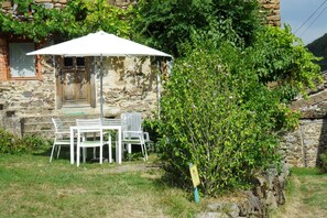 House | Outdoor dining - Hideaway in Villeneuve-d'allier (Ally)