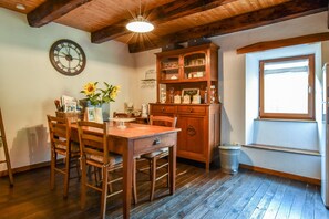 House | Dining - Hideaway in Villeneuve-d'allier (Ally)