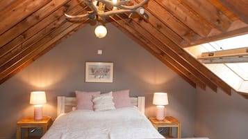 Cottage | 2 bedrooms, individually furnished, bed sheets