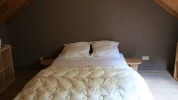 Cottage | 2 bedrooms, individually furnished, bed sheets