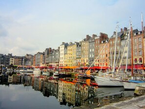 Exterior - Cosy Apartment in Honfleur With a Private Garden (Honfleur)