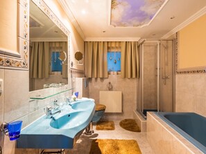 Apartment | Bathroom