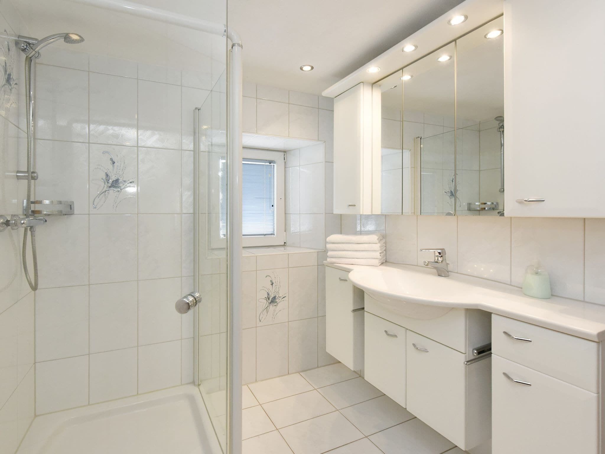 Shower, towels