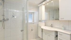 Shower, towels