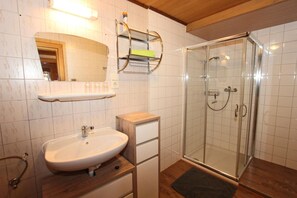 Apartment | Badezimmer