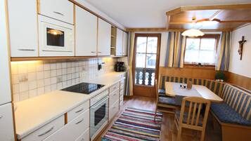 Apartment | Eigene Küche | Hochstuhl