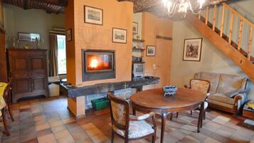 Cottage | Property amenity