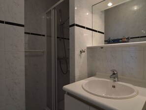 Apartment | Badezimmer | Dusche